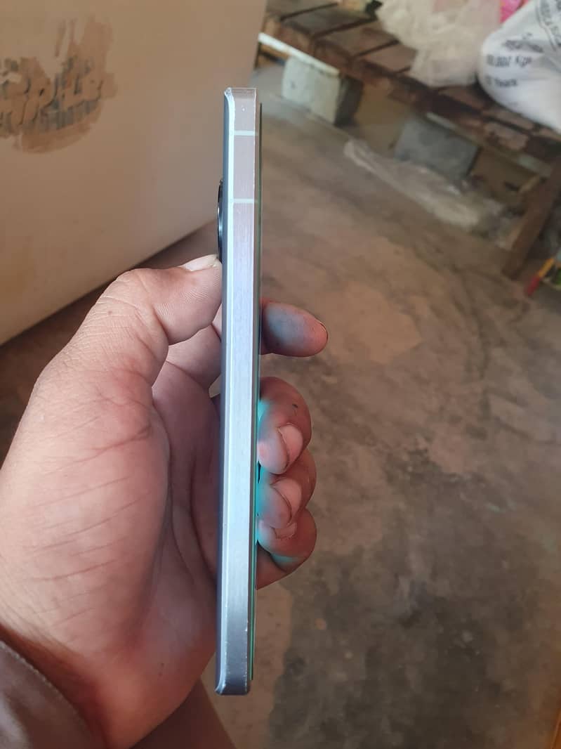 Sharp Aquos R7 pro 3