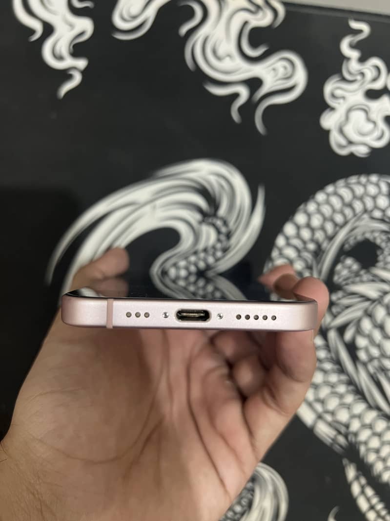 Apple iPhone 15 3