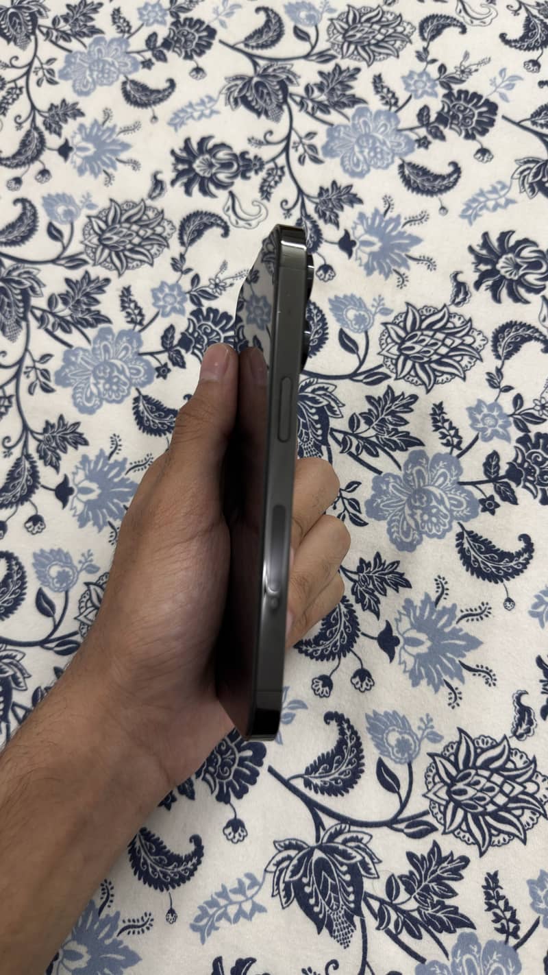 Apple iPhone 14 Pro 2