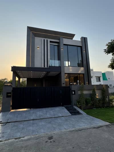 One Of Most Luxurios 5 Marla House Available For Rent IN Dha Phase 9 Town