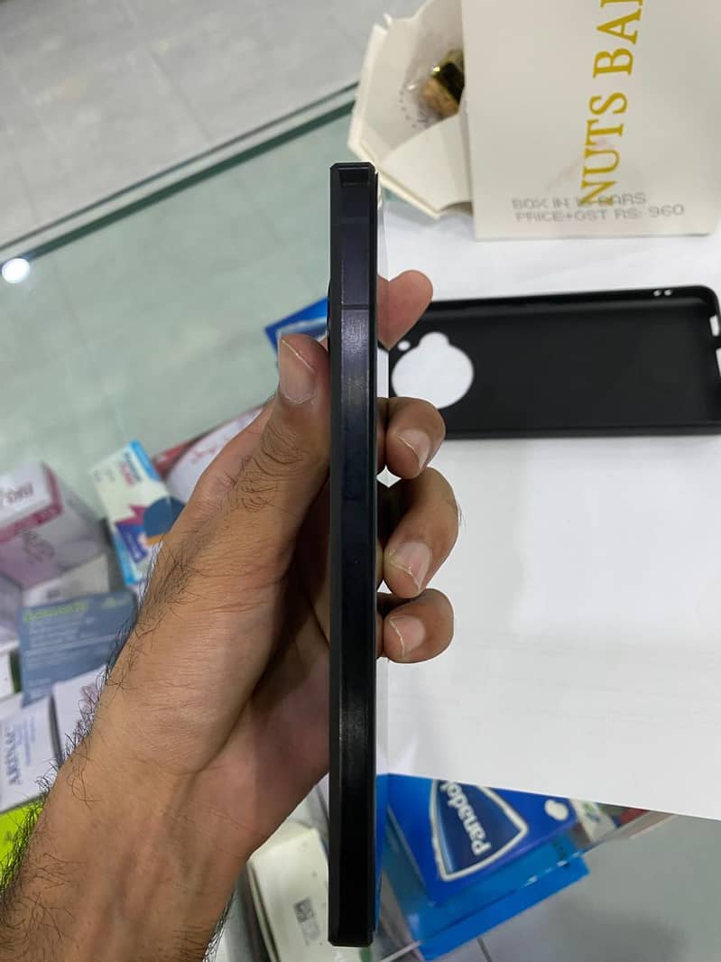 Sharp Aquos r7 1
