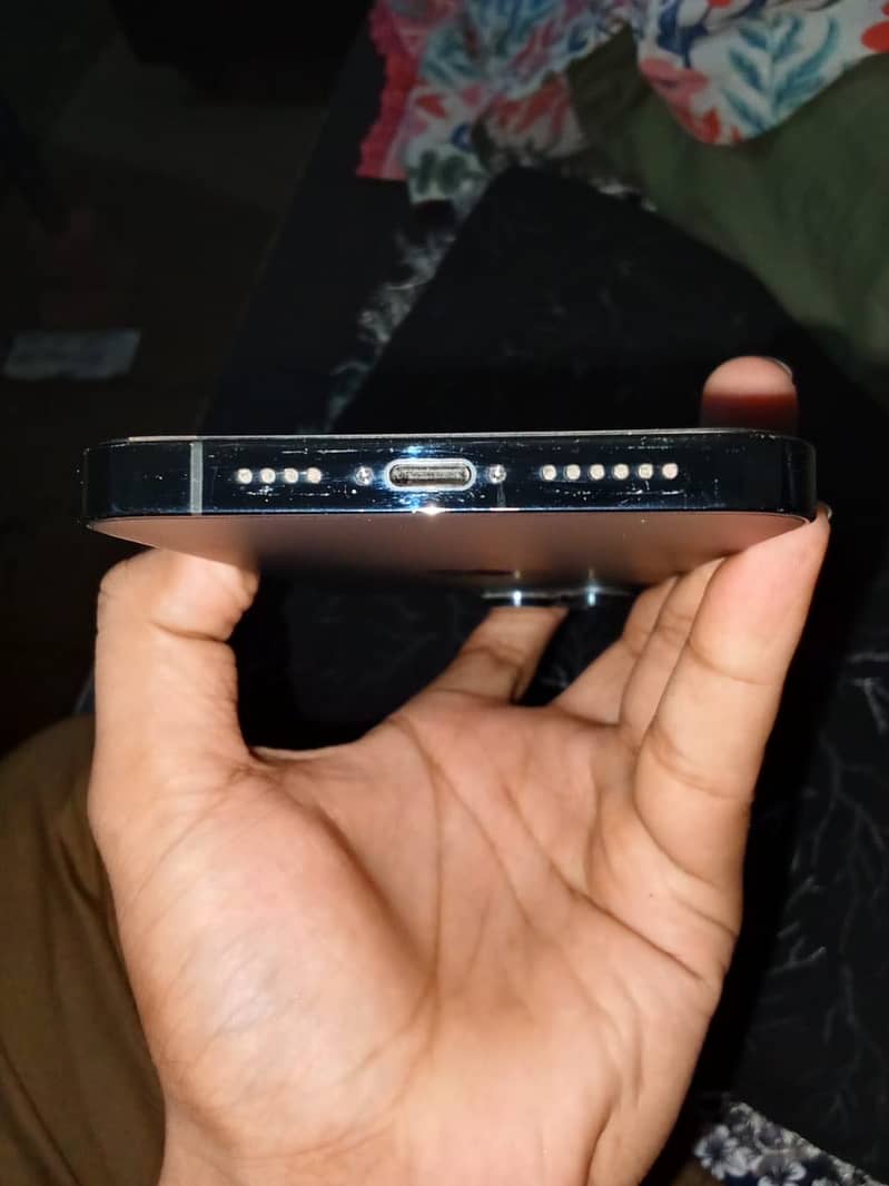 Apple iPhone 13 Pro Max 1