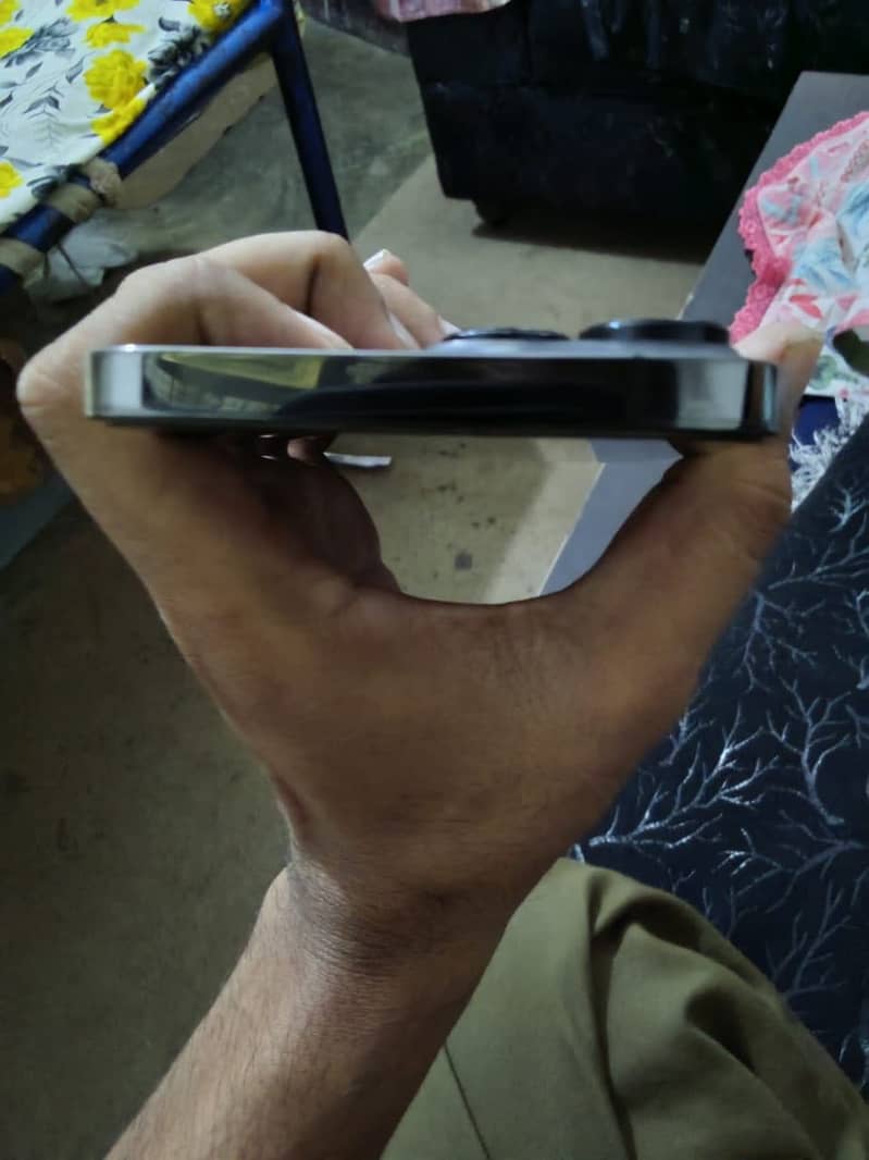 Apple iPhone 13 Pro Max 5