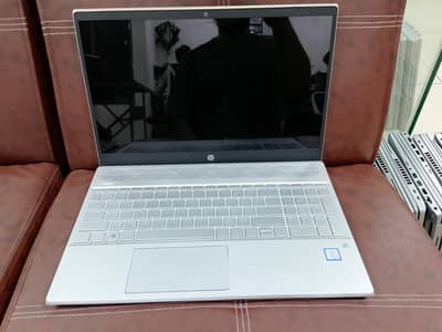 Hp pavilion laptop ci5 8th 8gb/256gb