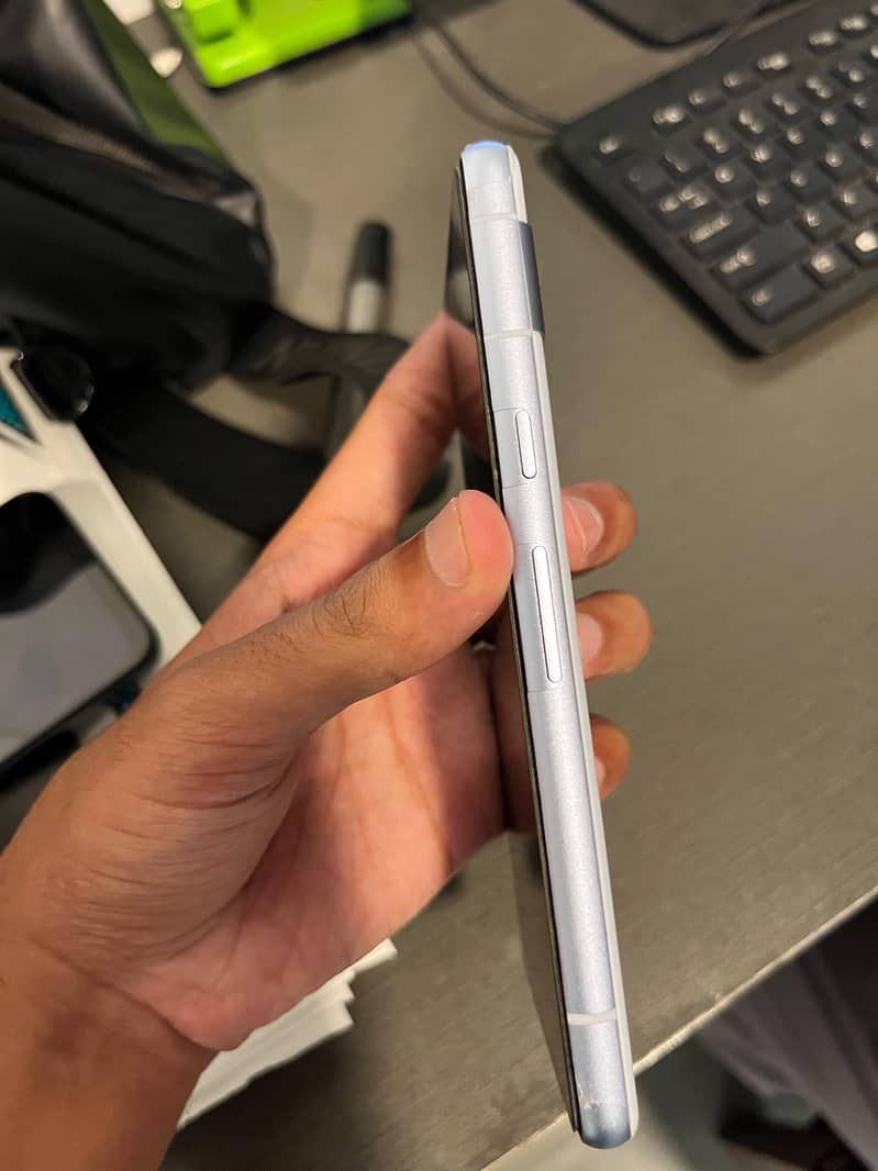 Google Pixel 7a 2