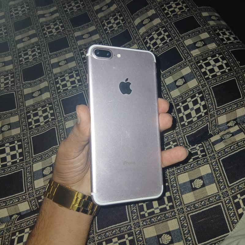 Apple iPhone 7 Plus 0