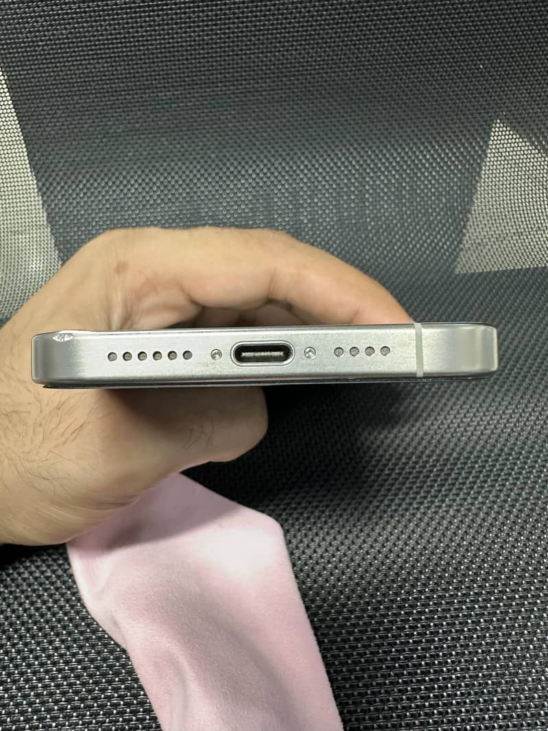 Apple iPhone 15 Pro Max 5