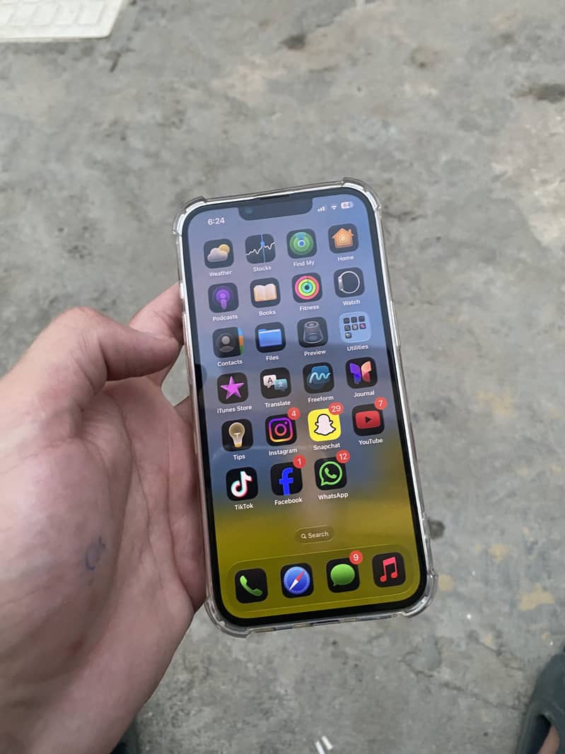 Apple iPhone 13 3