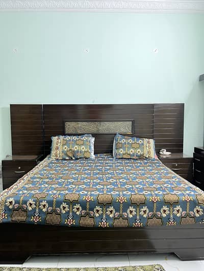 Premium Wooden Bedroom Set | Bed + 2 Side Tables + Dressing