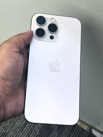 Apple iPhone 16 Pro Max