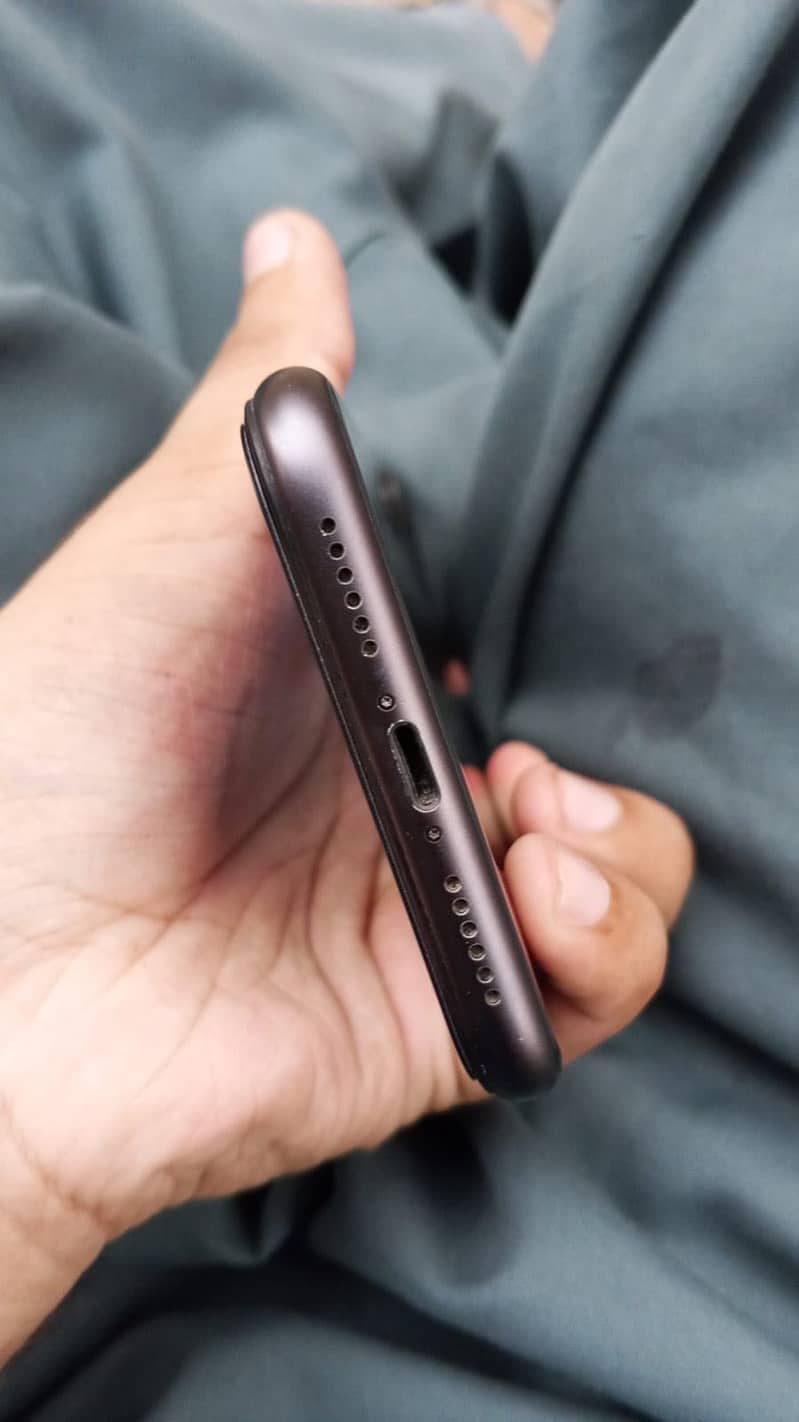 Apple iPhone 11 2