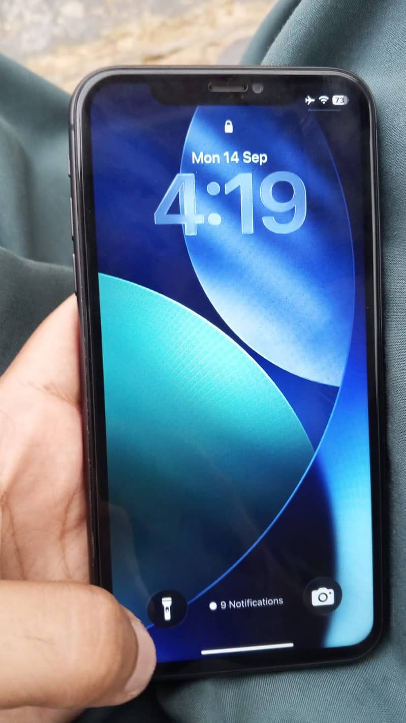 Apple iPhone 11 4