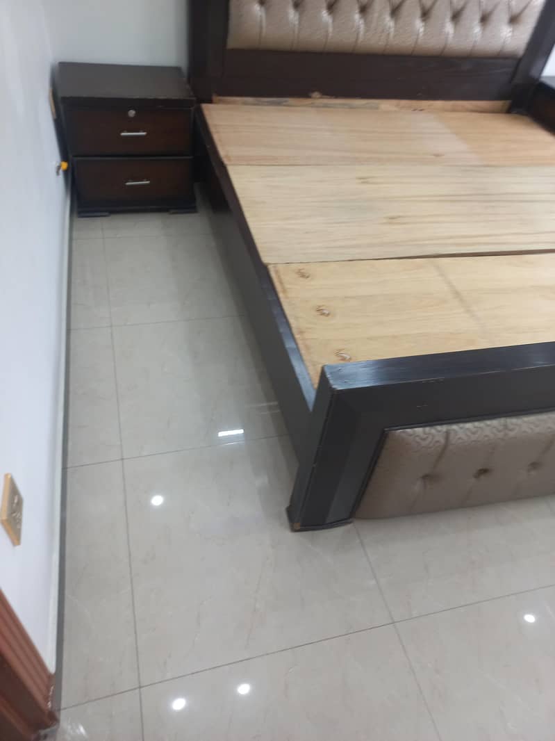 Bed with side tables 1
