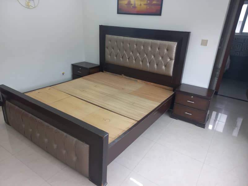 Bed with side tables 2