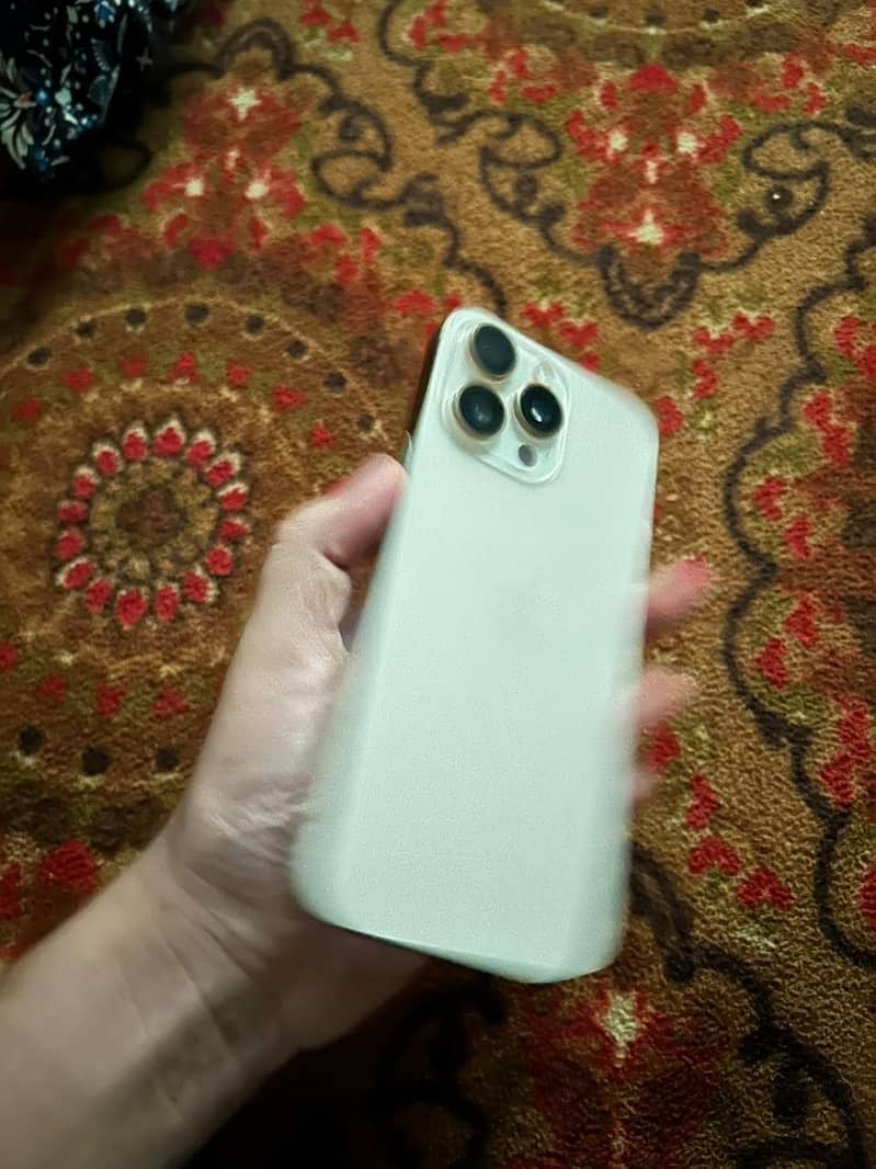 Apple iPhone 16 Pro Max 5