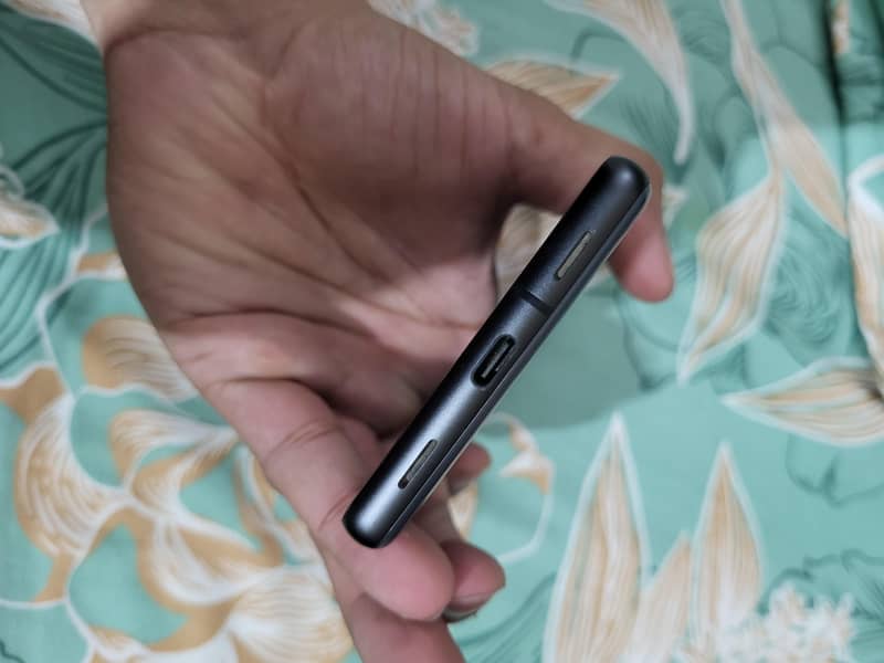 Google Pixel 7a 5