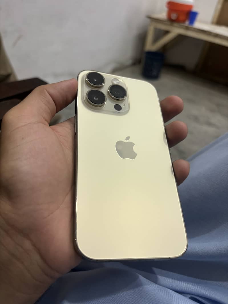 Apple iPhone 14 Pro 0