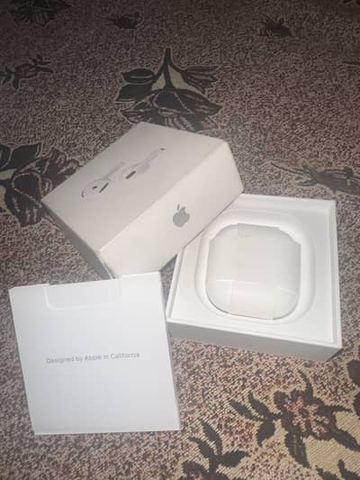 AirPods 4 with ANC