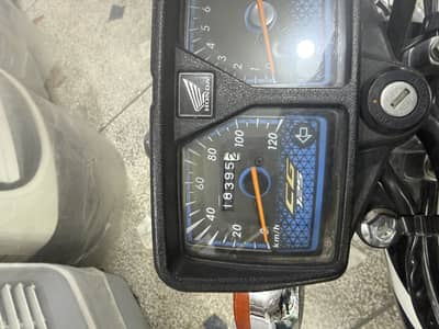 Neat and clean bike only 18k black color
