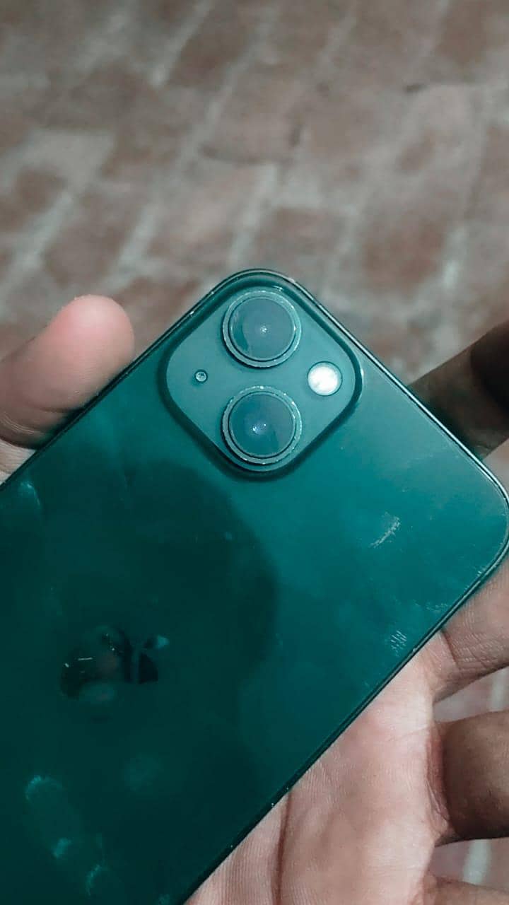 Apple iPhone 13 1