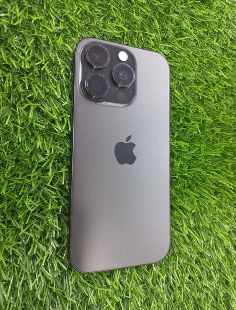 Apple iPhone 16 Pro 3