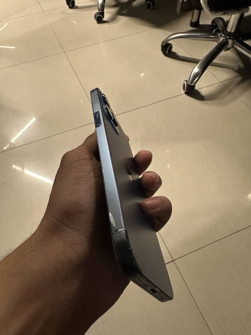 Apple iPhone 12 Pro Max 3