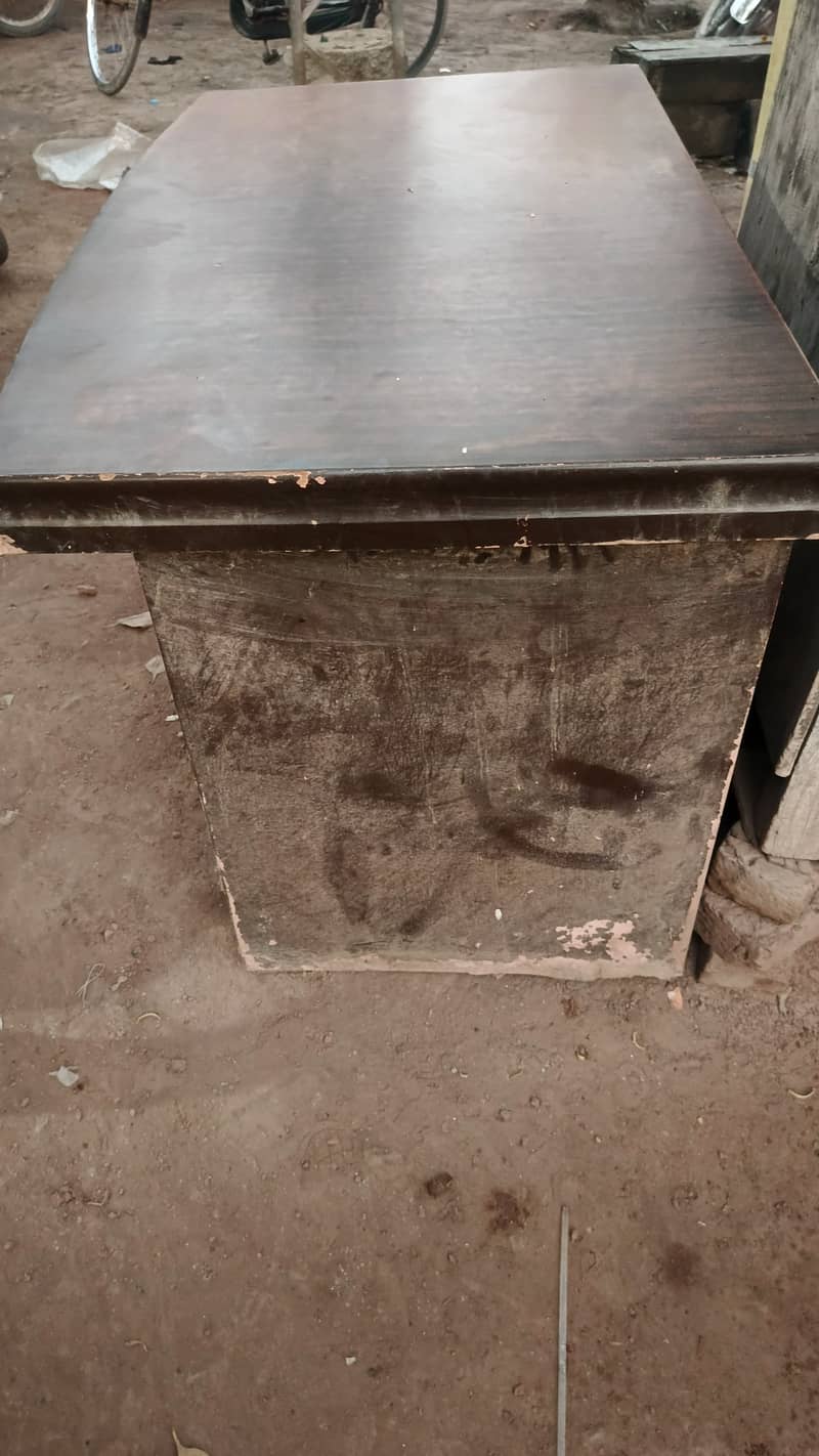 Computer table 2