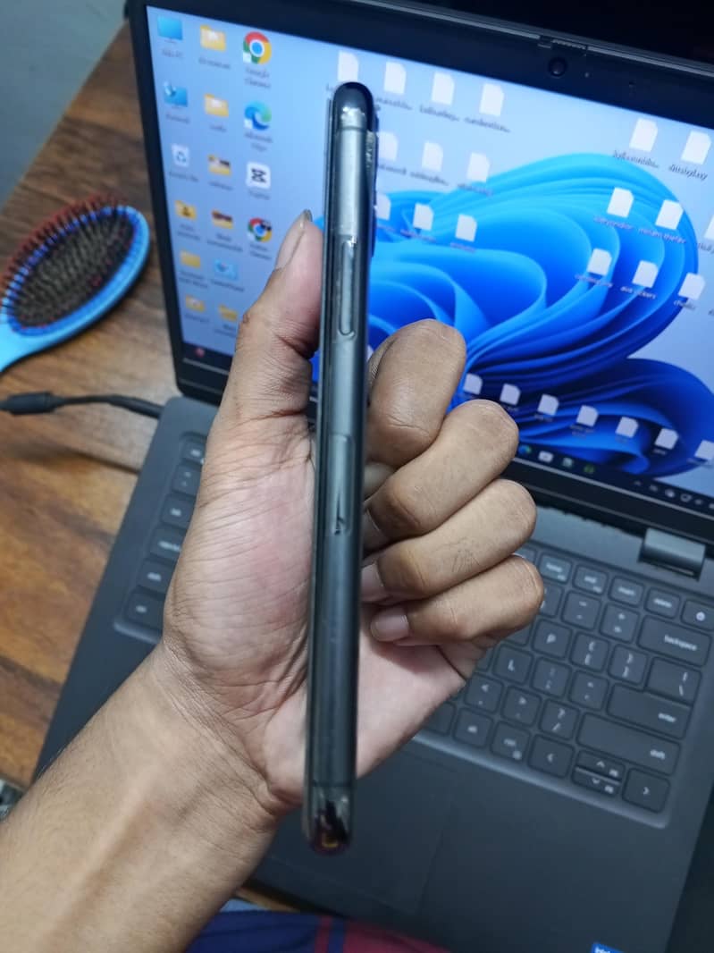 Apple iPhone 11 Pro 3