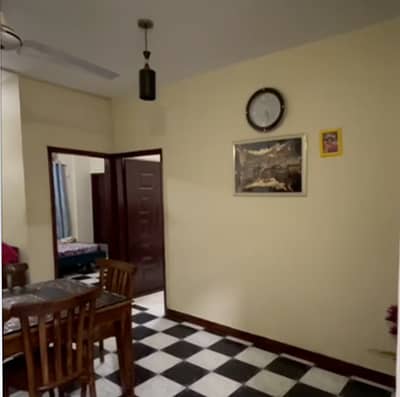 Clifton Block 7, 1400 Square Feet Apartment for Sale.