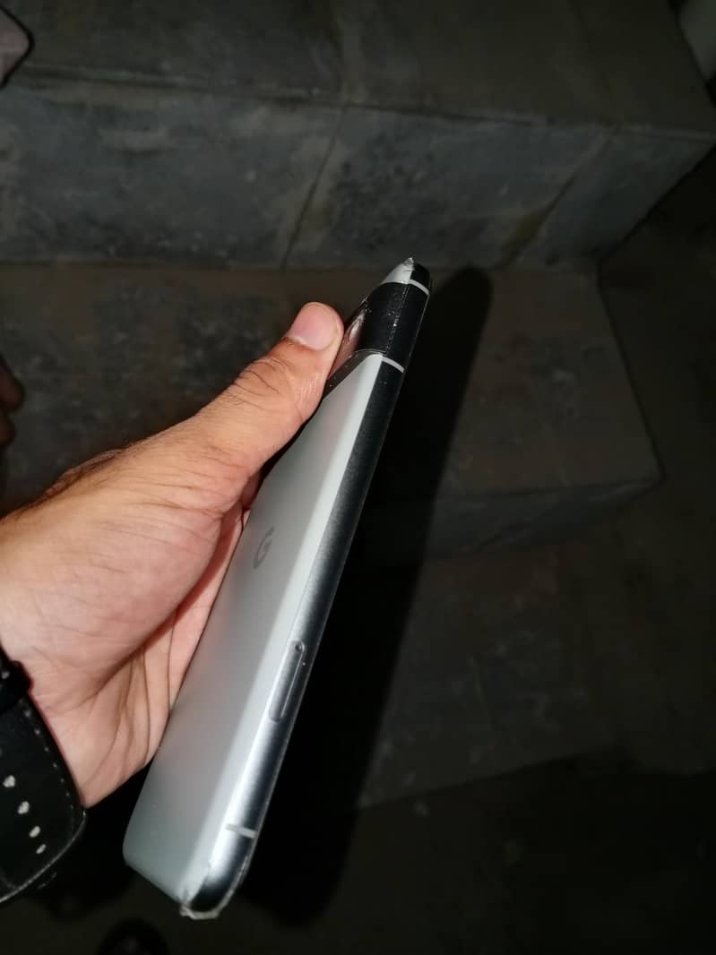 Google Pixel 8 3