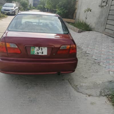 Honda Civic VTi lifted to 2000