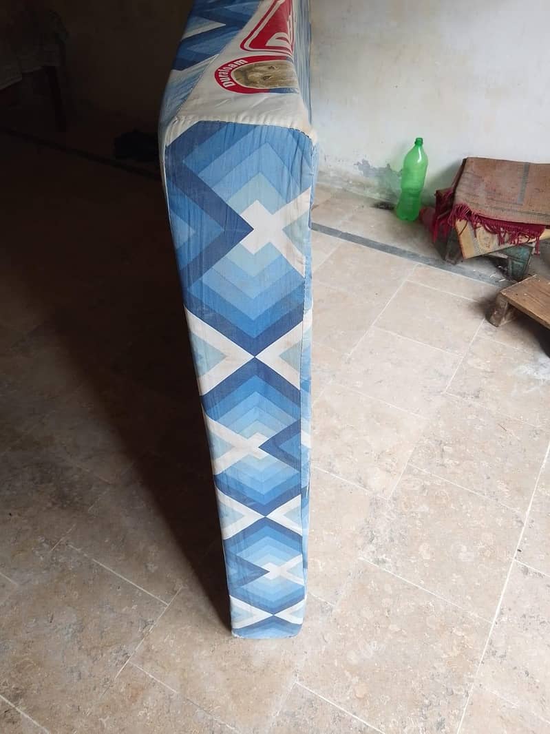 mattress 0