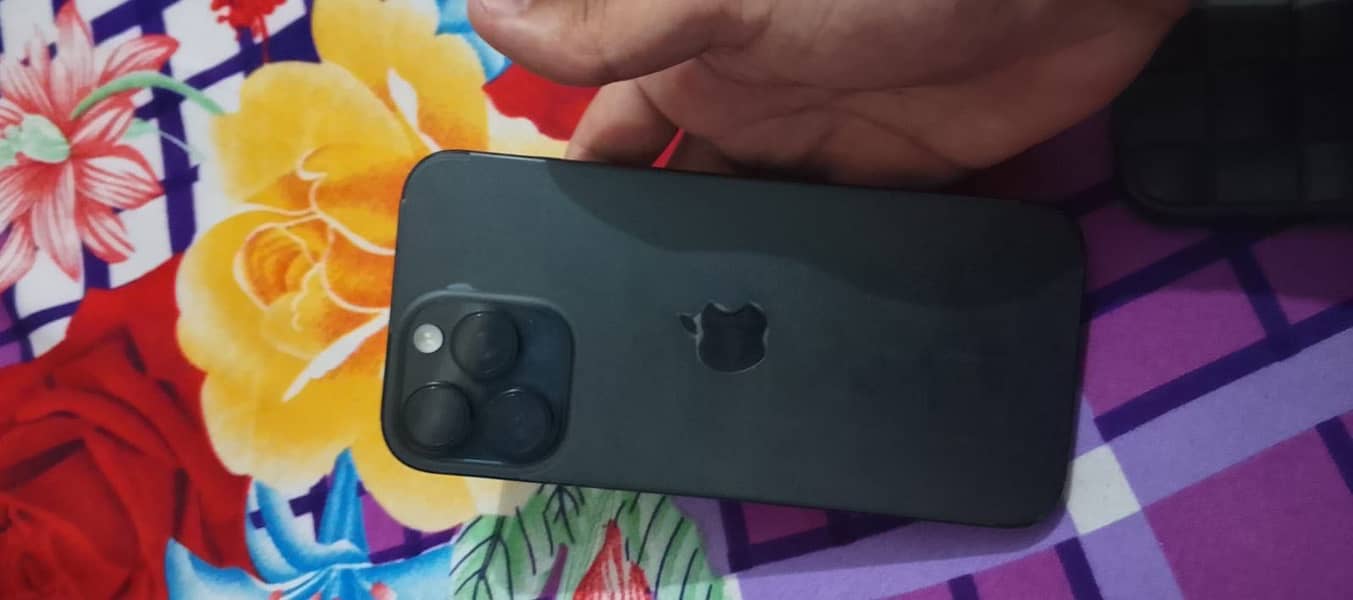 Apple iPhone 16 Pro Max 7