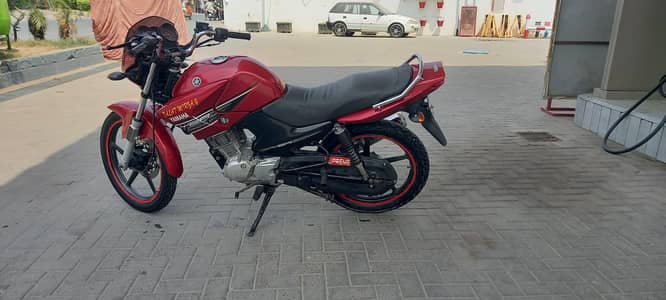 Yamaha ybr 2015 model