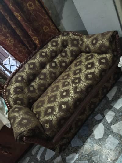 6 seater sofa set in good quality contact 03208147455