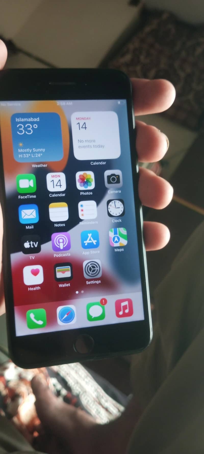 Apple iPhone 7 Plus 0