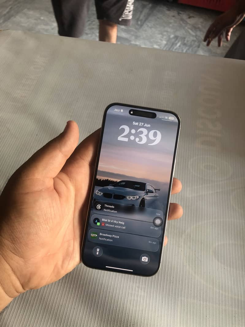Apple iPhone 16 Pro Max 1