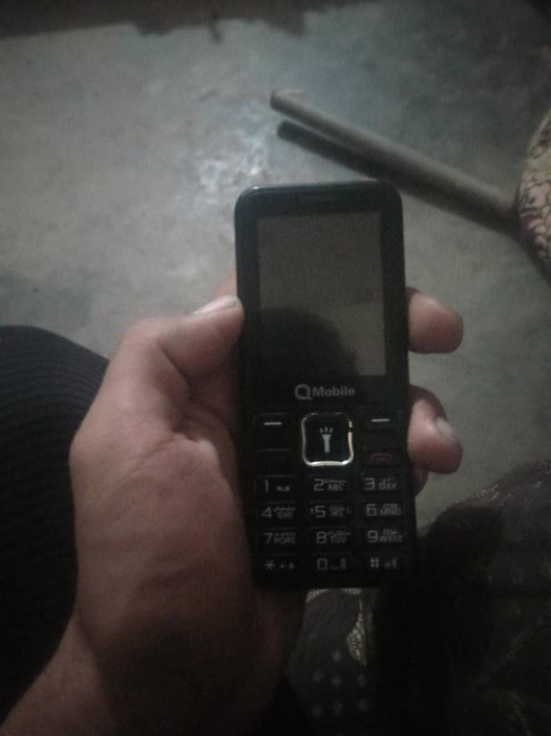 QMobile SL100 0
