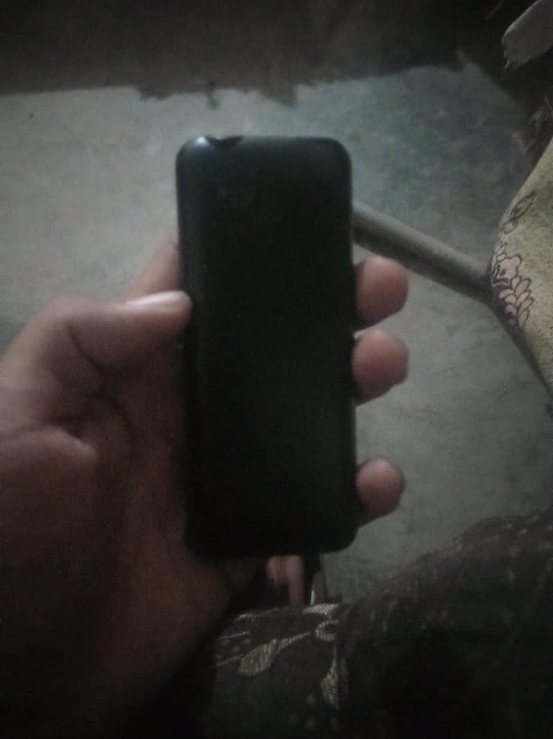 QMobile SL100 5