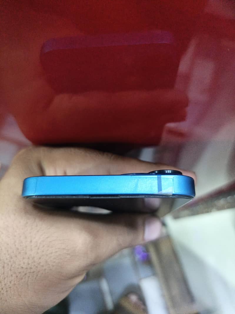 Apple iPhone 13 4