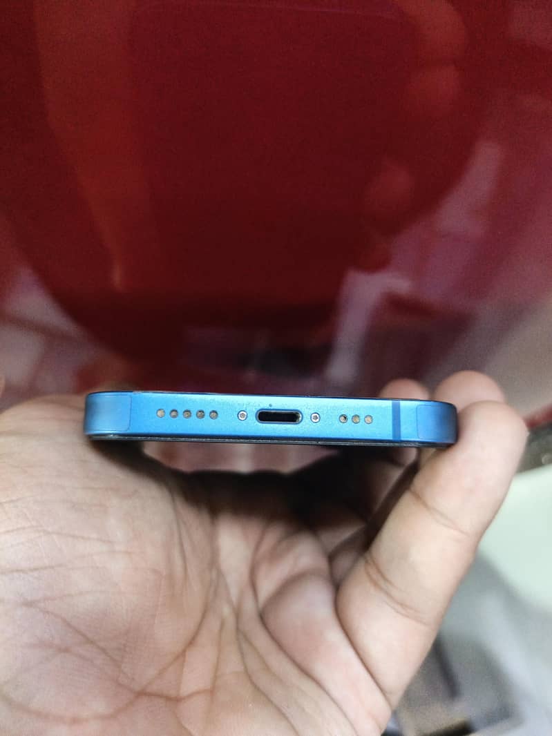 Apple iPhone 13 5