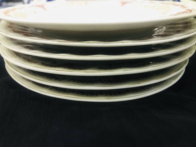 Plates set with kettle 2