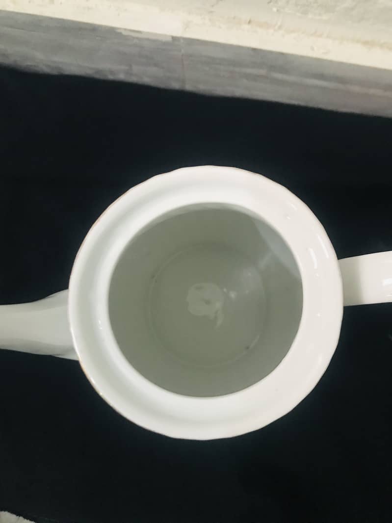 Plates set with kettle 6