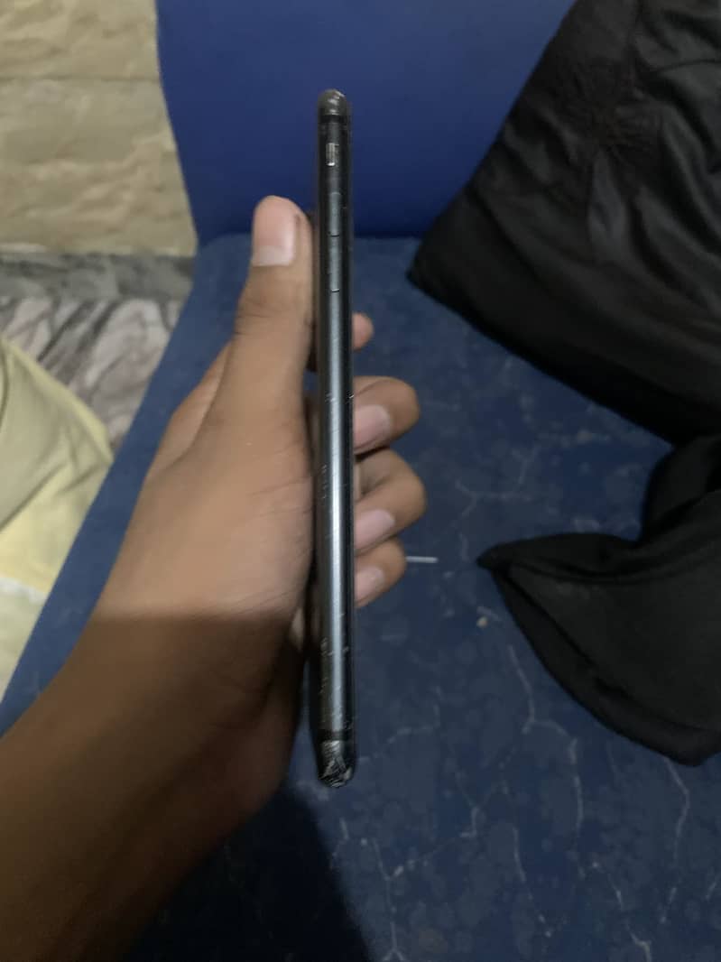 Apple iPhone 7 Plus 2
