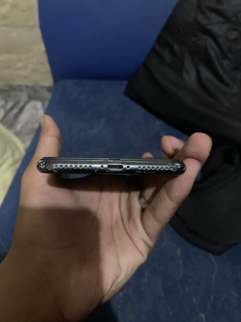 Apple iPhone 7 Plus 5