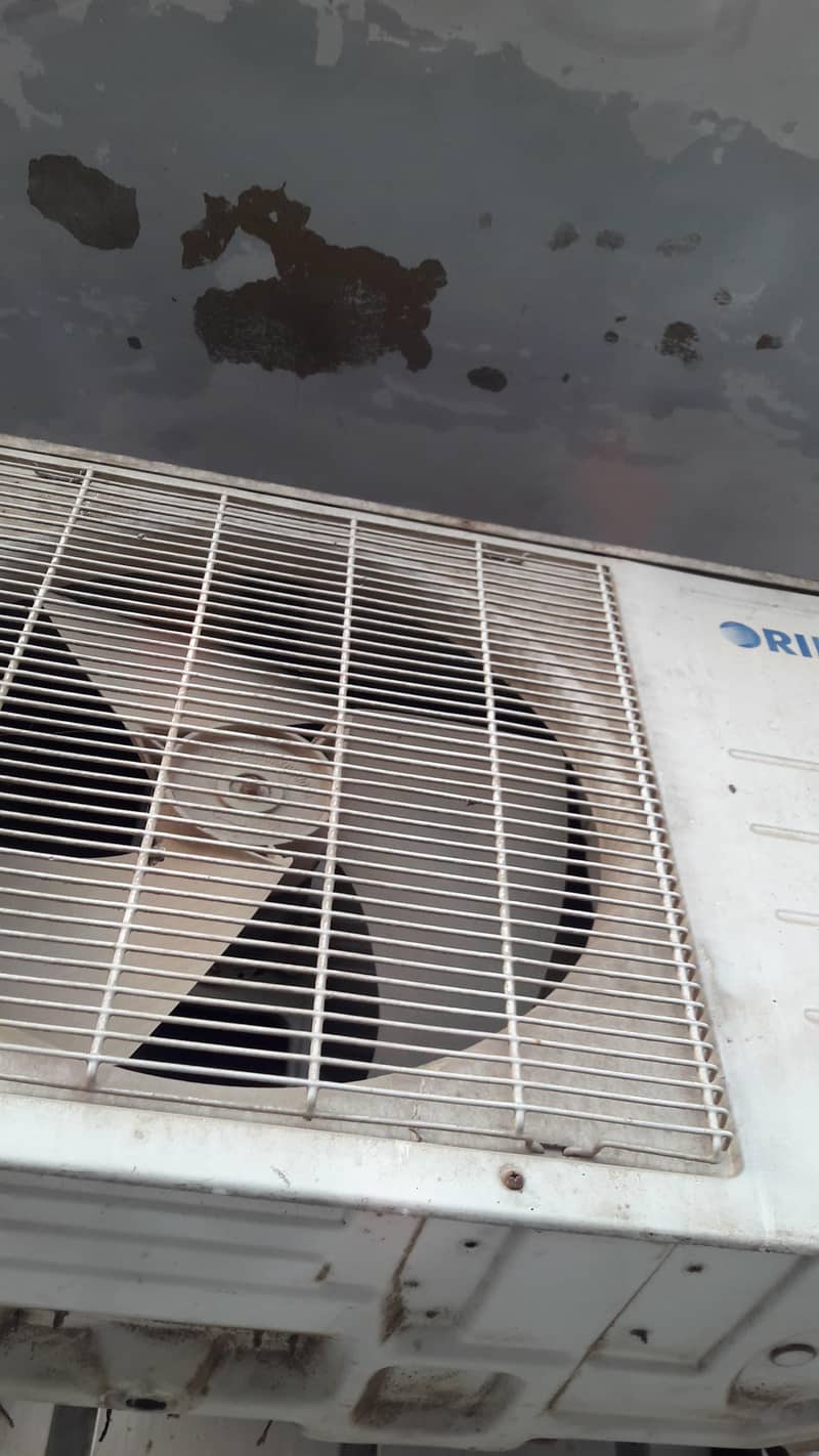 split AC 1