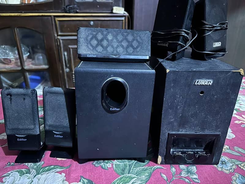 lunar and edifier speaker 0