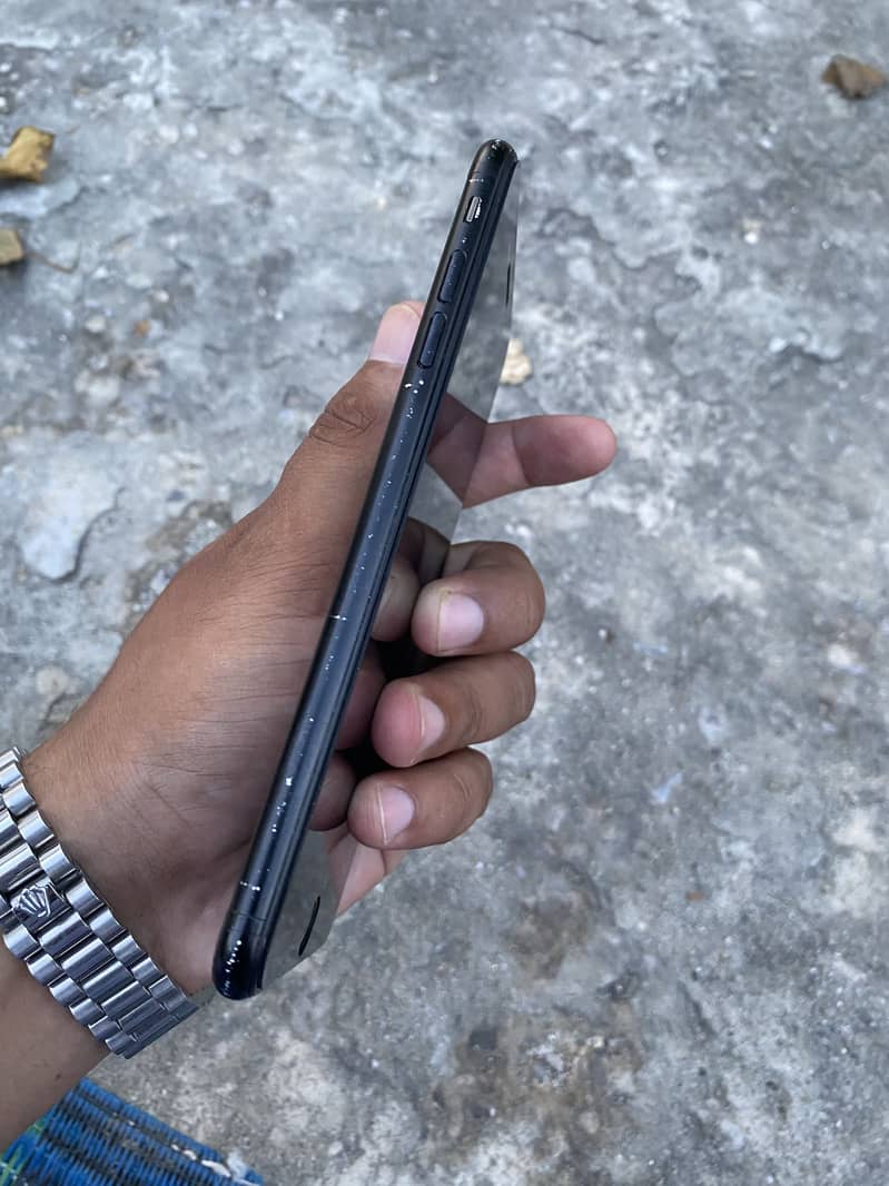 Apple iPhone 7 Plus 3