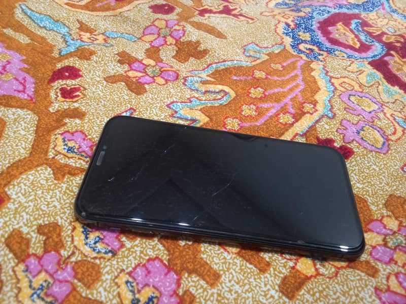 Apple iPhone XS 1