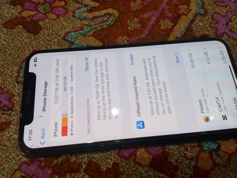 Apple iPhone XS 4